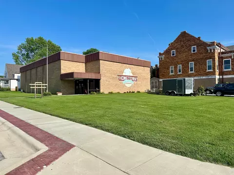 Exterior - 201 E Church St, Ozark, MO 65721 photo 2 of 3