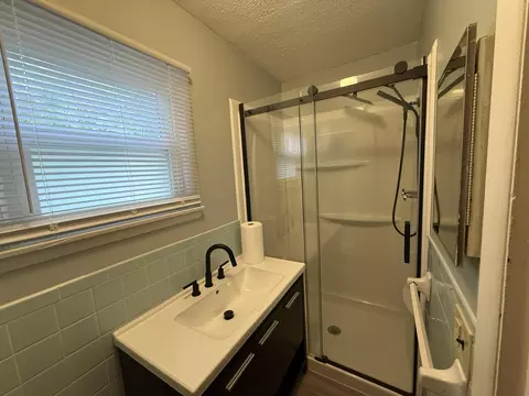 Bath - 222 S Ken Ave, Springfield, MO 65802 photo 1 of 4