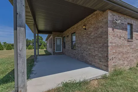 Exterior - 121 Southern Fields Cir, Clever, MO 65631 photo 8 of 11