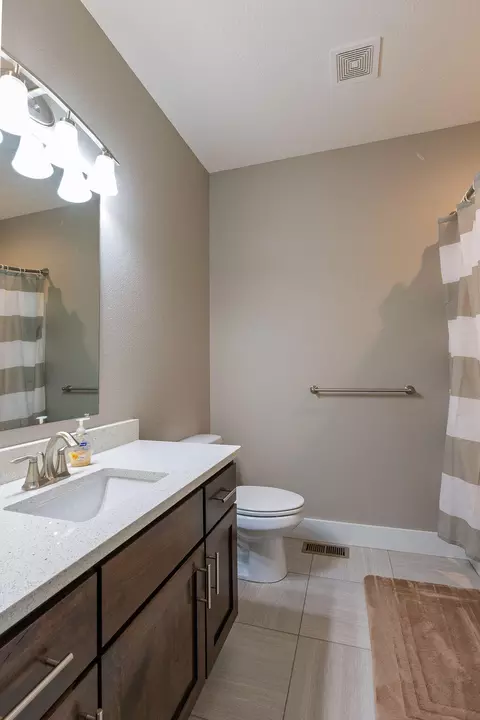Bath - 121 Southern Fields Cir, Clever, MO 65631 photo 1 of 5