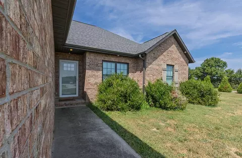 Exterior - 121 Southern Fields Cir, Clever, MO 65631 photo 5 of 11