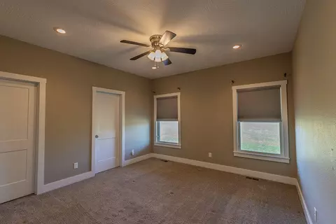 Bedroom - 121 Southern Fields Cir, Clever, MO 65631 photo 4 of 5
