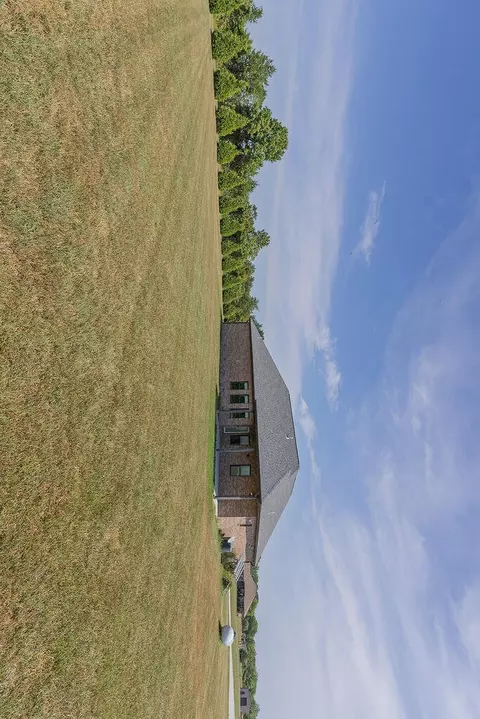 Exterior - 121 Southern Fields Cir, Clever, MO 65631 photo 9 of 11