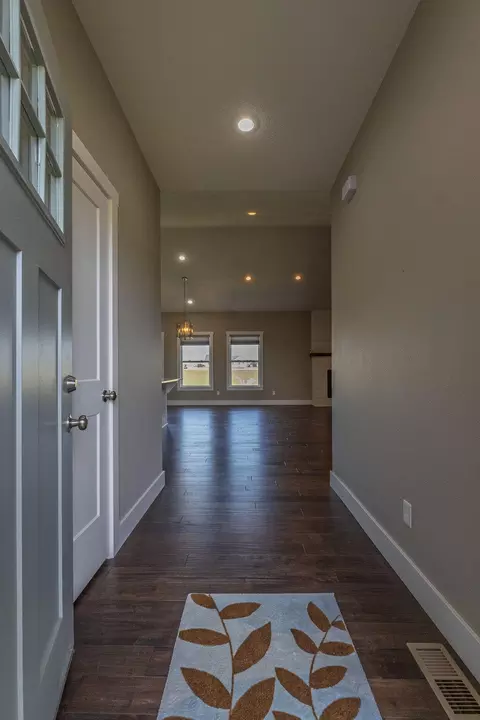 Entry Way - 121 Southern Fields Cir, Clever, MO 65631 photo 1 of 9