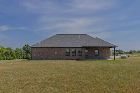 Exterior - 121 Southern Fields Cir, Clever, MO 65631 photo 11 of 11