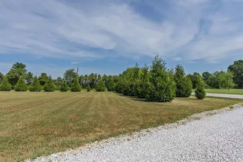 Exterior - 121 Southern Fields Cir, Clever, MO 65631 photo 3 of 11