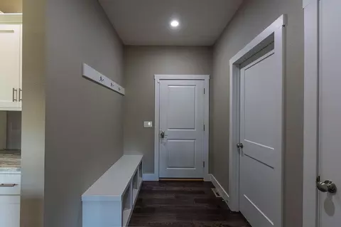 Entry Way - 121 Southern Fields Cir, Clever, MO 65631 photo 8 of 9