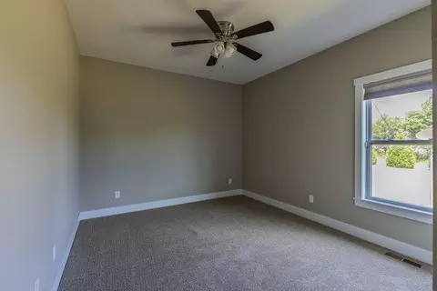 Bedroom - 121 Southern Fields Cir, Clever, MO 65631 photo 2 of 5