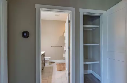 Entry Way - 121 Southern Fields Cir, Clever, MO 65631 photo 4 of 9