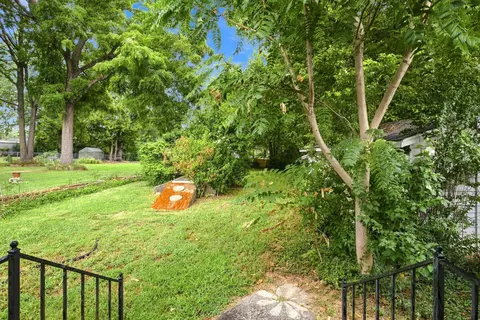 Exterior - 2547 N East Ave, Springfield, MO 65803 photo 4 of 8