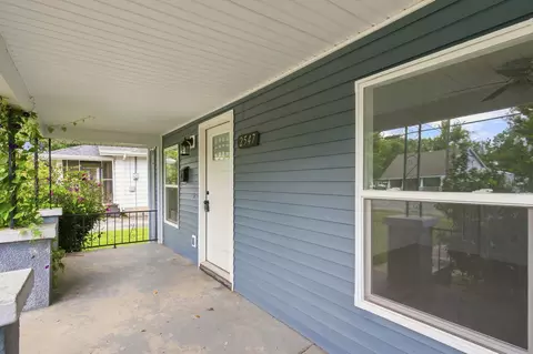 Exterior - 2547 N East Ave, Springfield, MO 65803 photo 3 of 8