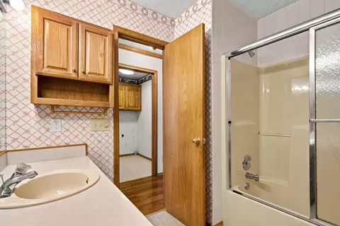 Bath - 457 Nightcap Dr, Billings, MO 65610 photo 2 of 4