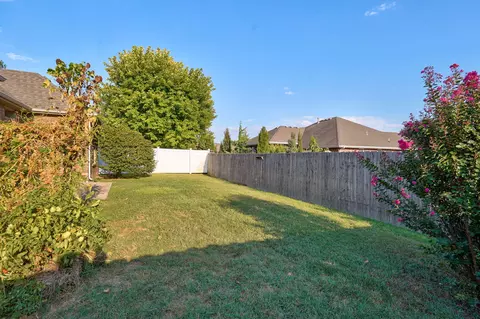 Exterior - 3192 W Melbourne St, Springfield, MO 65810 photo 5 of 8