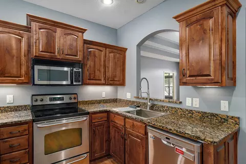 Kitchen - 3192 W Melbourne St, Springfield, MO 65810 photo 2 of 2
