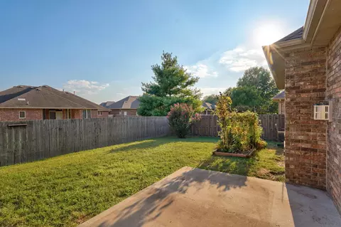 Exterior - 3192 W Melbourne St, Springfield, MO 65810 photo 8 of 8
