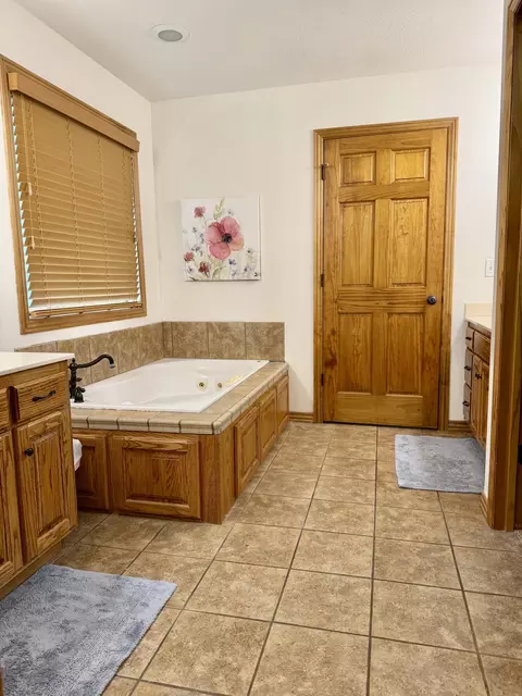 Bath - 1003 N 23rd Ave, Ozark, MO 65721 photo 1 of 4
