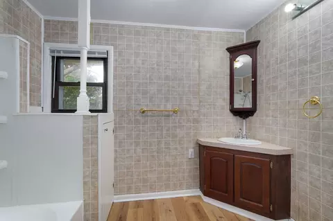Bath - 677 W Westview St, Springfield, MO 65807 photo 2 of 3