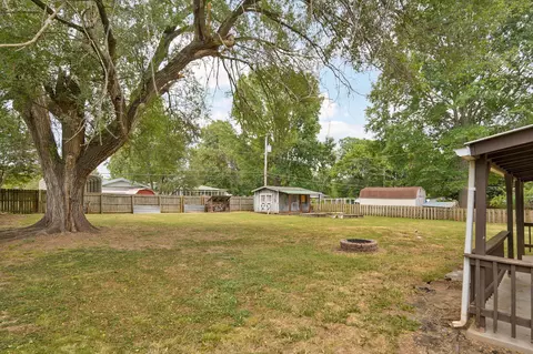 Exterior - 677 W Westview St, Springfield, MO 65807 photo 10 of 14
