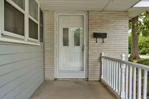 Exterior - 677 W Westview St, Springfield, MO 65807 photo 5 of 14