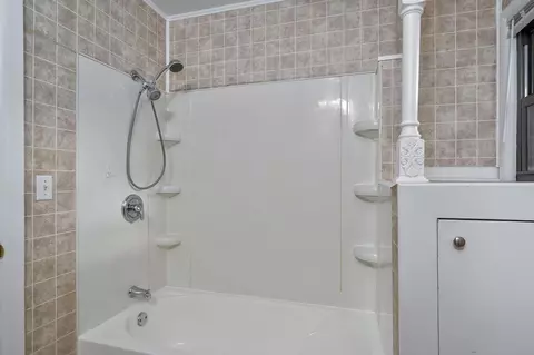 Bath - 677 W Westview St, Springfield, MO 65807 photo 3 of 3