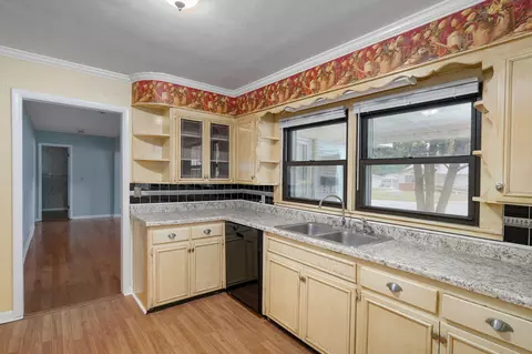 Kitchen - 677 W Westview St, Springfield, MO 65807 photo 2 of 3