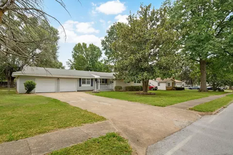Exterior - 677 W Westview St, Springfield, MO 65807 photo 2 of 14