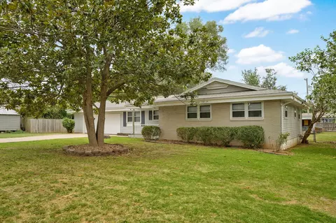Exterior - 677 W Westview St, Springfield, MO 65807 photo 3 of 14