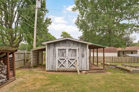 Exterior - 677 W Westview St, Springfield, MO 65807 photo 12 of 14