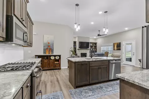 Kitchen - 434 E Logan St, Willard, MO 65781 photo 4 of 6
