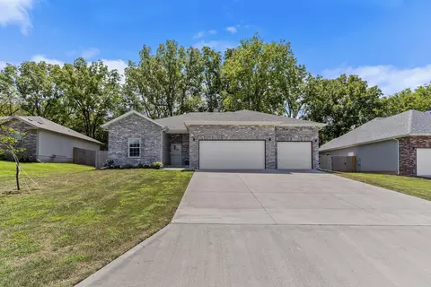 Exterior - 434 E Logan St, Willard, MO 65781 photo 2 of 10