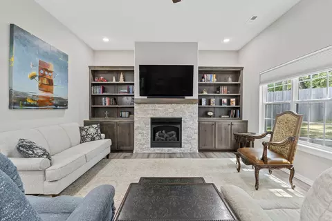 Living - 434 E Logan St, Willard, MO 65781 photo 1 of 3