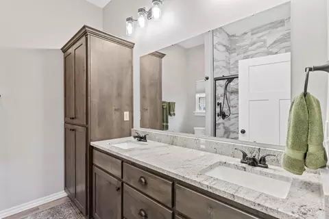 Bath - 434 E Logan St, Willard, MO 65781 photo 1 of 3