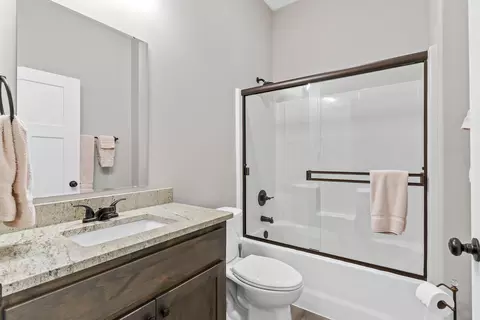 Bath - 434 E Logan St, Willard, MO 65781 photo 3 of 3