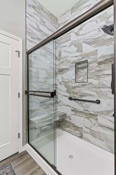 Bath - 434 E Logan St, Willard, MO 65781 photo 2 of 3