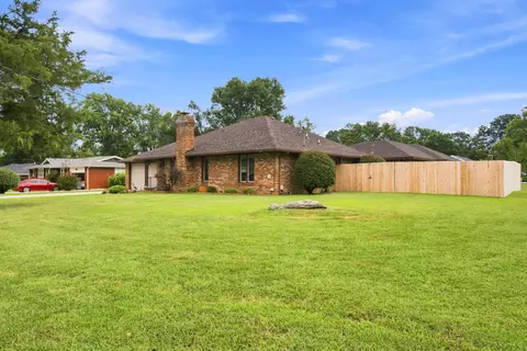 Exterior - 1240 S Arcadia Ave, Springfield, MO 65804 photo 6 of 7