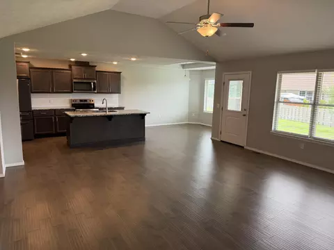 Living - 730 E Penzance Cir, Nixa, MO 65714 photo 4 of 6