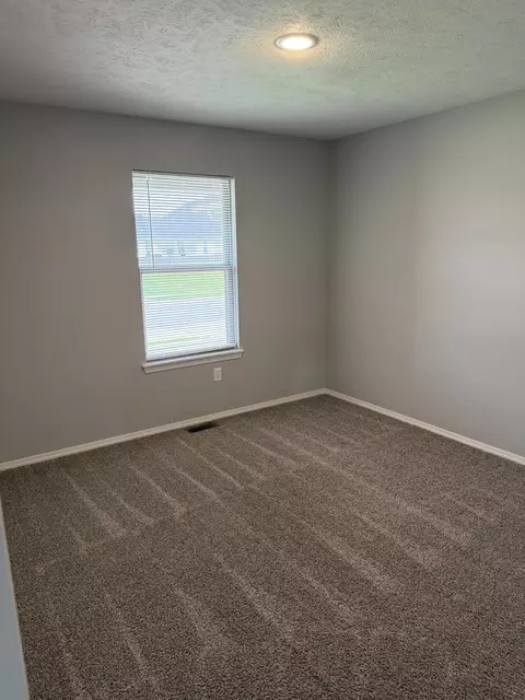 Bedroom - 730 E Penzance Cir, Nixa, MO 65714 photo 3 of 6
