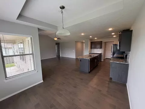 Living - 730 E Penzance Cir, Nixa, MO 65714 photo 2 of 6