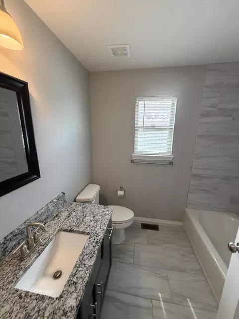Bath - 730 E Penzance Cir, Nixa, MO 65714 photo 4 of 4