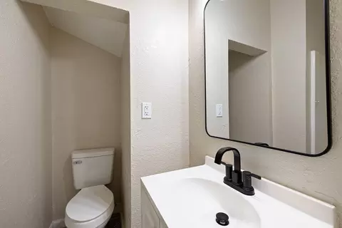 Bath - 1217 N Forest Ave, Springfield, MO 65802 photo 2 of 3