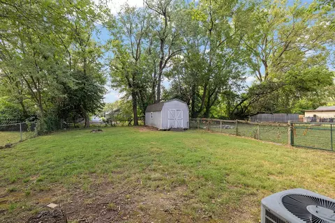 Exterior - 1217 N Forest Ave, Springfield, MO 65802 photo 6 of 7