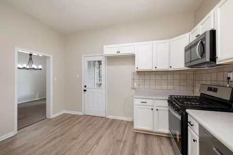 Entry Way - 1217 N Forest Ave, Springfield, MO 65802 photo 2 of 3