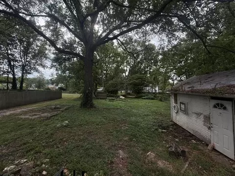 Exterior - 2233 N Jefferson Ave, Springfield, MO 65803 photo 5 of 9