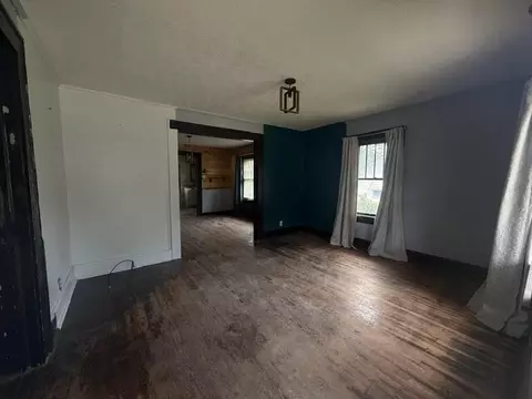 Living - 2233 N Jefferson Ave, Springfield, MO 65803 photo 1 of 2