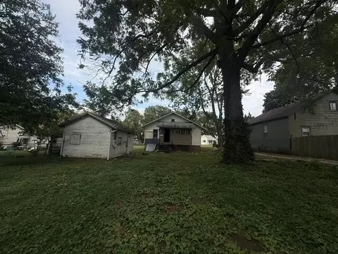 Exterior - 2233 N Jefferson Ave, Springfield, MO 65803 photo 7 of 9