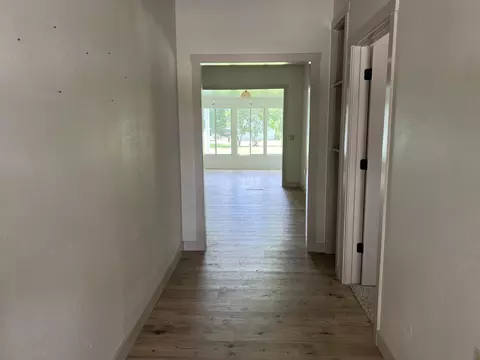 Entry Way - 726 Mcnatt Ave, Aurora, MO 65605 photo 1 of 1