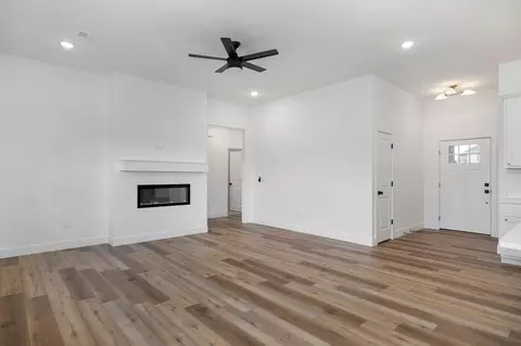 Living - 3041 E Heritage St, Republic, MO 65738 photo 2 of 4