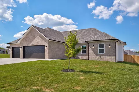 Exterior - 3041 E Heritage St, Republic, MO 65738 photo 3 of 8