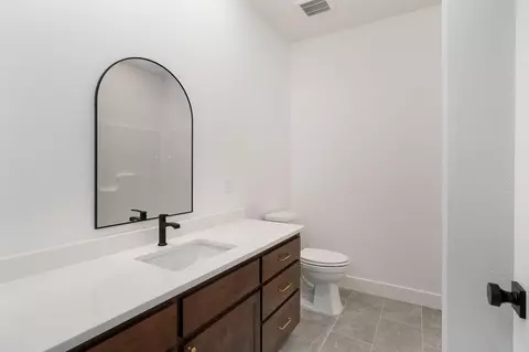 Bath - 3041 E Heritage St, Republic, MO 65738 photo 3 of 4