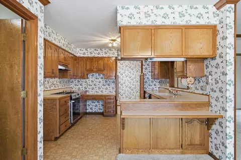Kitchen - 2007 S Lancaster Ave, Springfield, MO 65807 photo 4 of 4